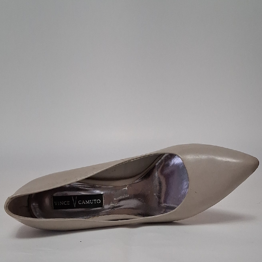 Vince Camuto Women's Pointed Toe Pump in Off-White/Cream